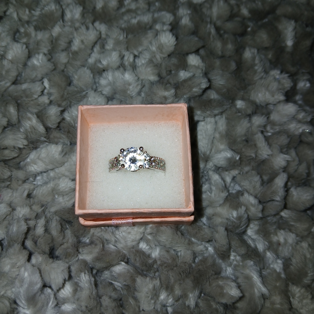 Dazzling Silver Ring with Clear Gemstone